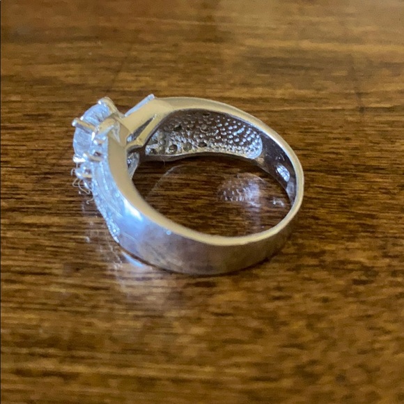 Sterling silver CZ stone ring - Picture 5 of 6